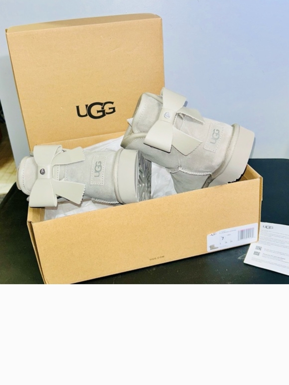 UGG Women's Bow Back Short Boot in Light Gray